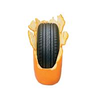 Un pneu vert, orange